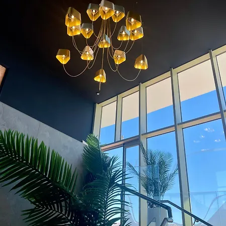 Le Royal Vibes アグド